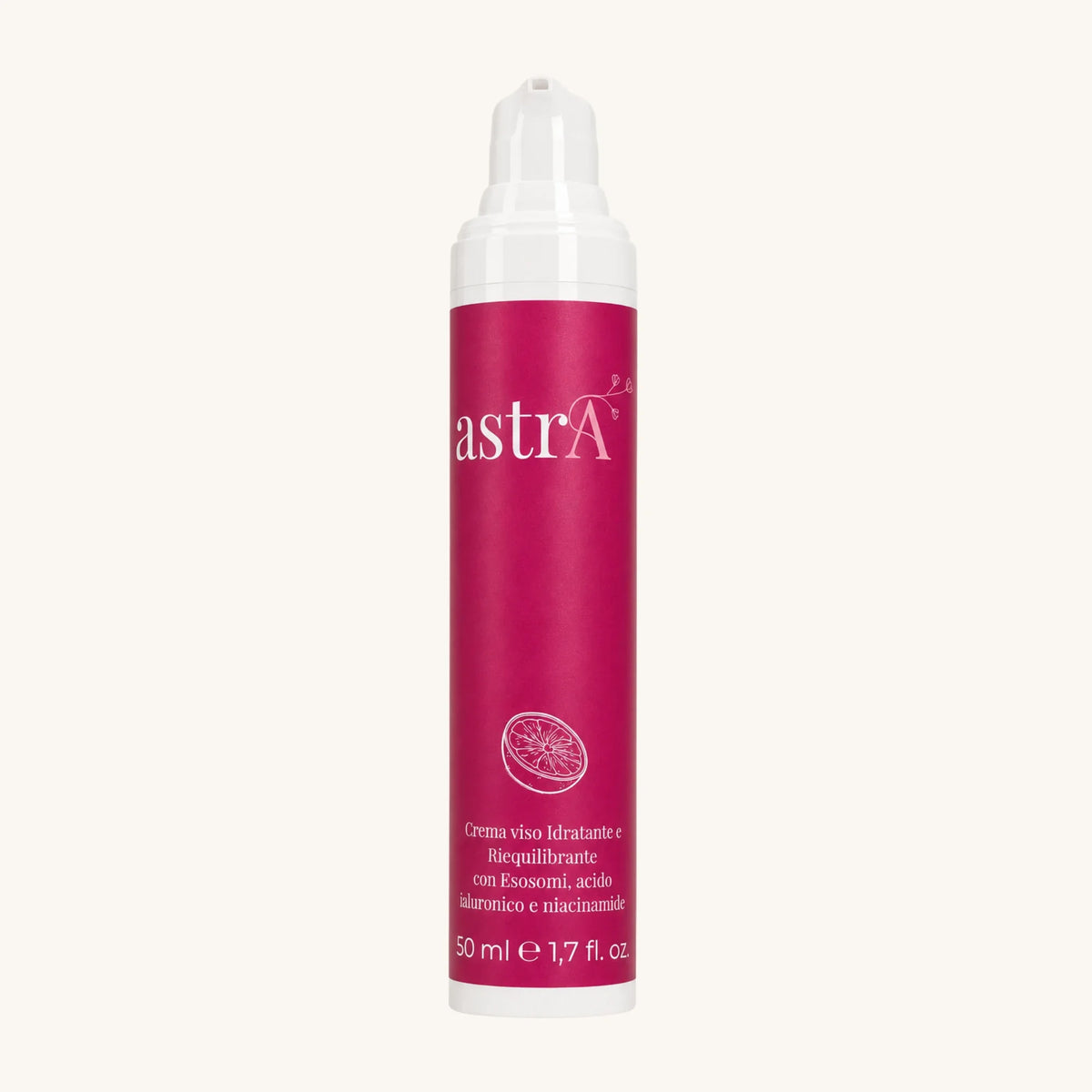 Flacone della crema viso astrA Curamour da 50 ml su sfondo chiaro